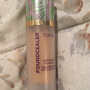 Tarte foundcealer